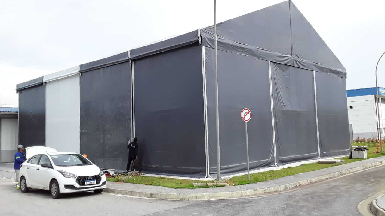 Galpón lonado Mega instalado en zona urbana